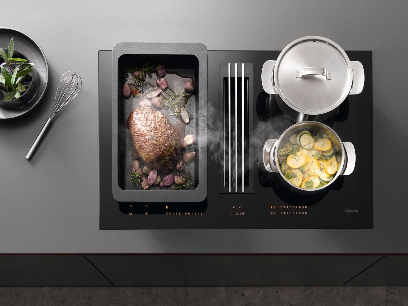 Induction Hob with Integrated Extractor